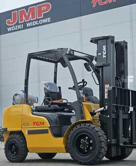 Empilhador a gás 2024  TCM FGE35-E2  BRAND NEW TR4300mm (10)