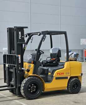 Empilhador a gás 2024  TCM FGE35-E2  BRAND NEW TR4300mm (4)