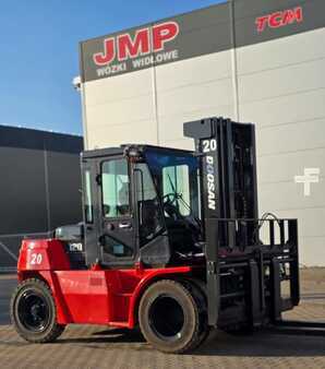 Wózki widłowe diesel 2016  Doosan D90/120 S-7 (10)