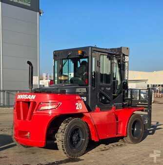 Wózki widłowe diesel 2016  Doosan D90/120 S-7 (12)