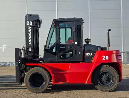 Wózki widłowe diesel 2016  Doosan D90/120 S-7 (2)