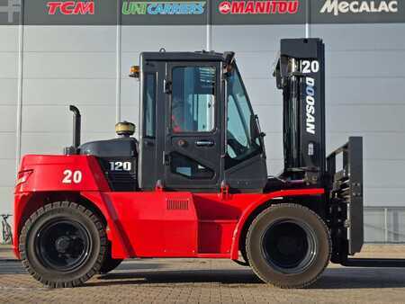 Wózki widłowe diesel 2016  Doosan D90/120 S-7 (9)