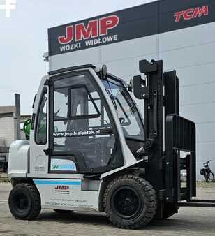 Carretilla elevadora GLP 2017  Unicarriers UG1D2A32LQ  DX32 (2)