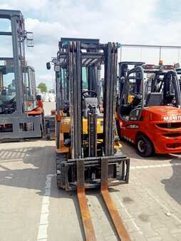 LPG VZV 2019  CAT Lift Trucks GP 18 NT (3)