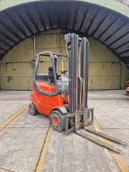 Wózki gazowe 1996  Linde H30T (1)