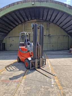 Carrelli elevatori GPL 1996  Linde H30T (1)