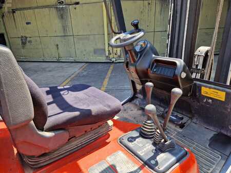 Carrelli elevatori GPL 1996  Linde H30T (6)