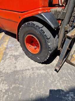 Carrelli elevatori GPL 1996  Linde H30T (8)