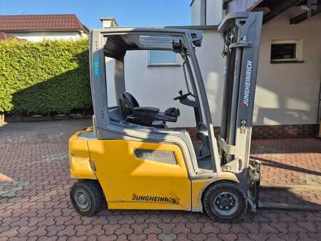 Elektrisk- 4 hjul 2019  Jungheinrich EFG320 (2)