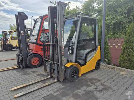 Treibgasstapler 2019  Jungheinrich TFG316s (1)