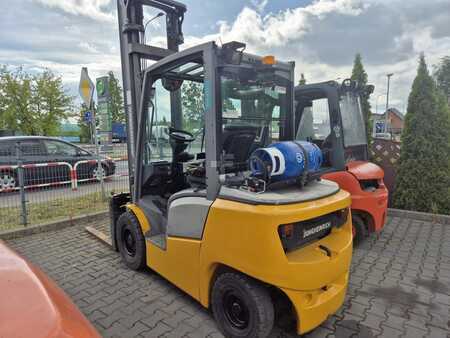 Nestekaasutrukki 2017  Jungheinrich TFG425 (3)