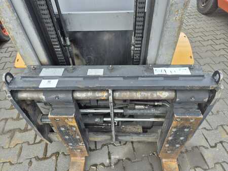 Nestekaasutrukki 2017  Jungheinrich TFG425 (4)
