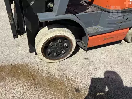 Propane Forklifts - Toyota 426FGC25 (14)