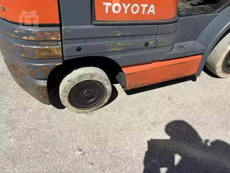 Propane Forklifts - Toyota 426FGC25 (15)