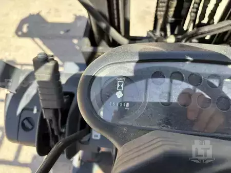 Propane Forklifts - Toyota 426FGC25 (5)