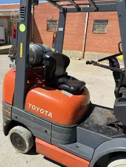 Propane Forklifts - Toyota 426FGC25 (6)