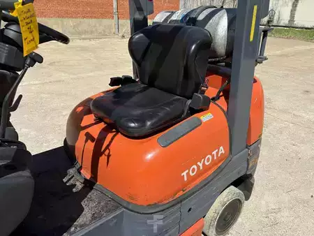 Propane Forklifts - Toyota 426FGC25 (9)