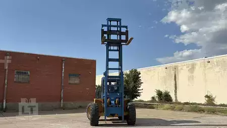 Montacargas Todo Terreno 2008  Omega Lift 4416T-12MS (11)