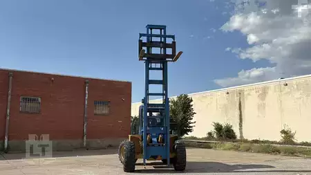 Montacargas Todo Terreno 2008  Omega Lift 4416T-12MS (11)