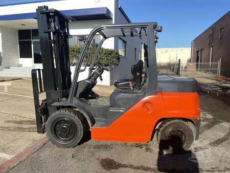 Diesel Forklifts 2019  Toyota 8FD40U (1)