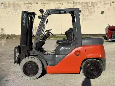 Diesel Forklifts 2019  Toyota 8FD40U (1)