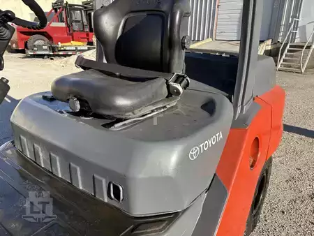 Diesel Forklifts 2019  Toyota 8FD40U (11)