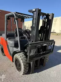Diesel Forklifts 2019  Toyota 8FD40U (5)