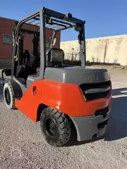 Diesel Forklifts 2019  Toyota 8FD40U (9)