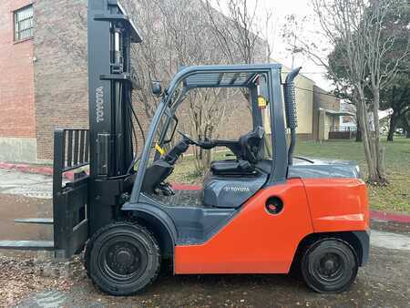 Diesel Forklifts 2018  Toyota 8FD50U (1)