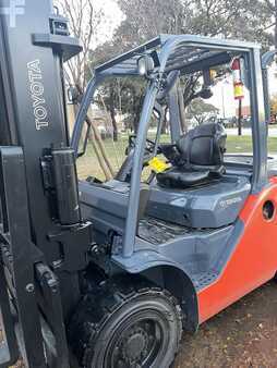Diesel Forklifts 2018  Toyota 8FD50U (3)