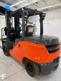 Diesel Forklifts 2021  Toyota 8FD50U (17)