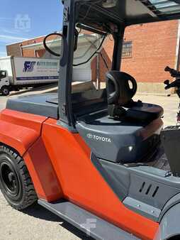 Diesel Forklifts 2019  Toyota 8FD70U (11)