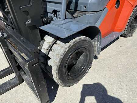 Diesel Forklifts 2019  Toyota 8FD70U (16)