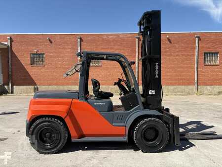 Diesel Forklifts 2019  Toyota 8FD70U (2)