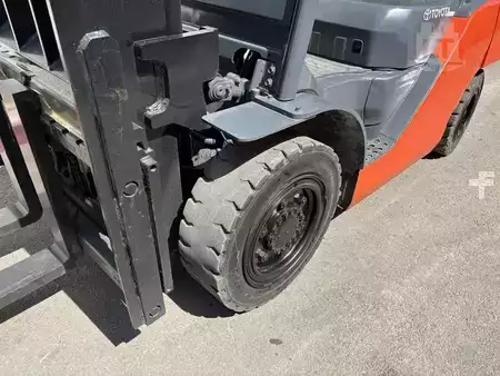 Diesel Forklifts 2014  Toyota 8FG35U (13)