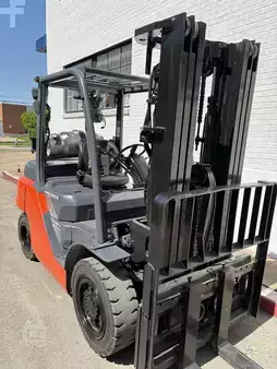 Diesel Forklifts 2014  Toyota 8FG35U (6)