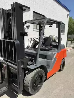 Diesel Forklifts 2014  Toyota 8FG35U (8)