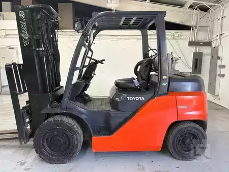 Diesel Forklifts 2018  Toyota 8FG35U (2)