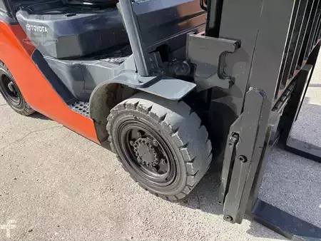Propane Forklifts 2018  Toyota 8FG35U (13)