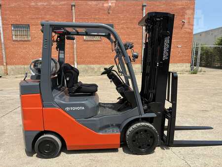 Carretilla elevadora GLP 2016  Toyota 8FGC35U-BCS (1)