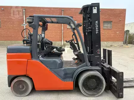 Propane Forklifts 2019  Toyota 8FGC70U (4)