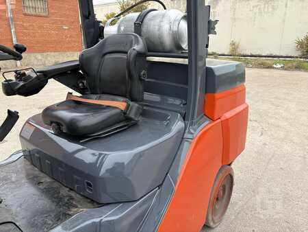 Propane Forklifts 2019  Toyota 8FGC70U (15)