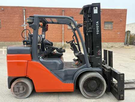 Propane Forklifts 2019  Toyota 8FGC70U (4)