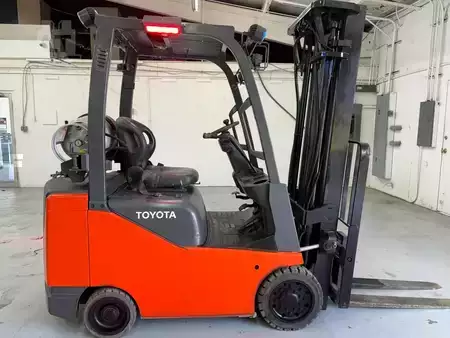 Diesel Forklifts - Toyota 8FGCSU20 (1)