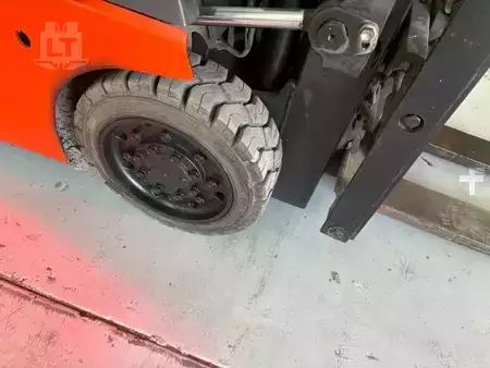 Diesel Forklifts - Toyota 8FGCSU20 (10)