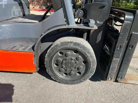Diesel Forklifts - Toyota 8FGCU20 (4)
