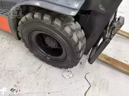 Diesel Forklifts - Toyota 8FGU25 (12)