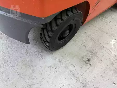 Diesel Forklifts - Toyota 8FGU25 (14)