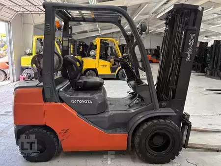 Diesel Forklifts - Toyota 8FGU25 (2)