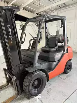 Diesel Forklifts - Toyota 8FGU25 (3)